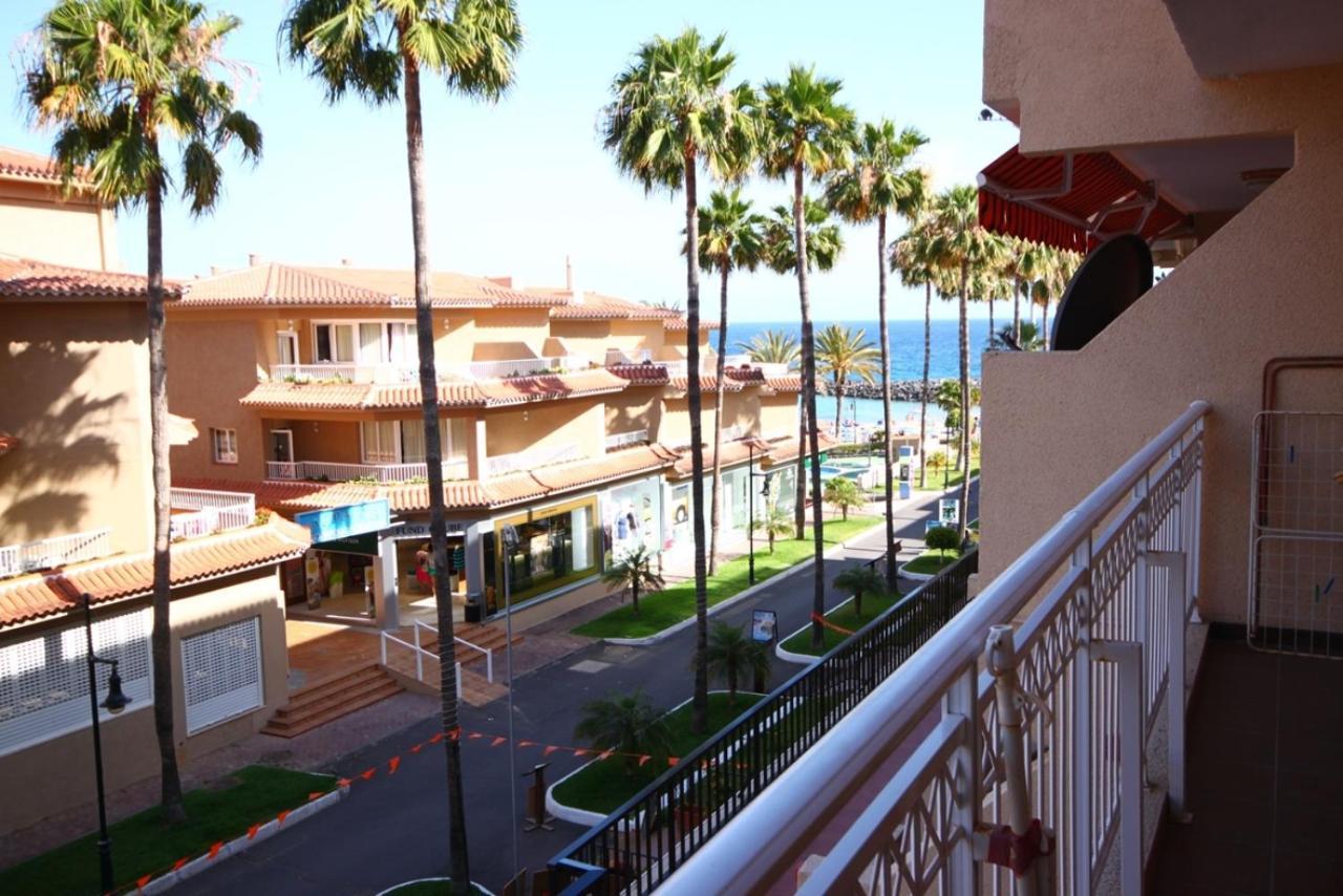 Two Bedroom Apartment In Beachfront Complex With Pool In Playa De Las Americas. Екстериор снимка