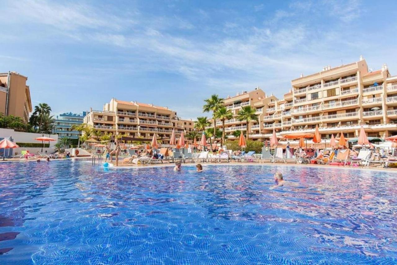 Two Bedroom Apartment In Beachfront Complex With Pool In Playa De Las Americas. Екстериор снимка